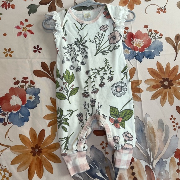 GUC $34 Tesa Babe 3-6M Girly Baby Infant Short Sleeve Floral Sleeper One Piece - Picture 2 of 9